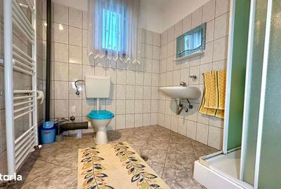 Casă cu 6 camere cu Teren 1382 Mp în Central