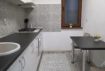 Apartament cu 3 camere semidecomandat în 1 Mai - 3