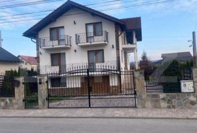 Casă cu 5 camere cu Teren 700 Mp în Central - 7