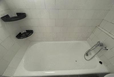 Apartament cu 3 camere decomandat în 1 Mai - 9