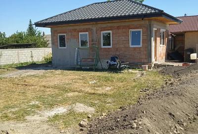 Teren cu casa in constructie - 1