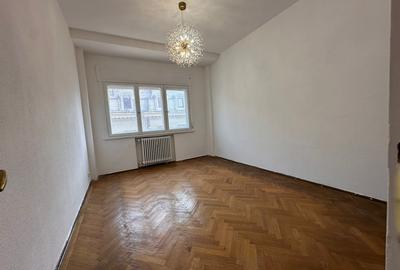 Apartament cu 4 camere semidecomandat, mobilat în P-ța Romană - 3