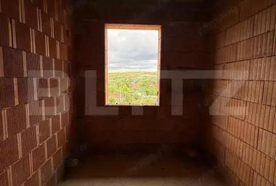 Casă cu 2 camere cu Teren 1760 Mp în Central - 2