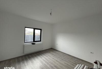 Casă cu 3 camere cu Canalizare în Valu lui Traian - 5