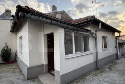 Casa parter renovata, 56 mp, 137 mp teren, zona Parcului Romanescu
