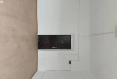 Spațiu comercial, de 28 mp, în Centrul Civic - 3