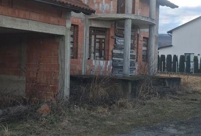 Casă cu 4 camere în Viișoara - 1