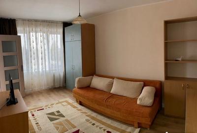 Garsonieră decomandată în 13 Septembrie - 2