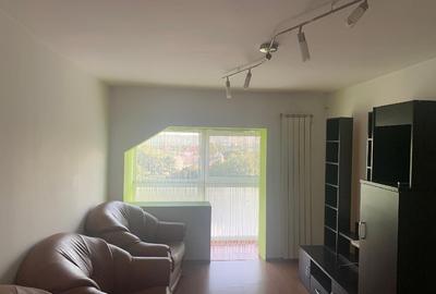 Apartament cu 3 camere decomandat în Central - 1