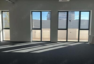 Spațiu comercial, de 146 mp, în Semicentral - 18