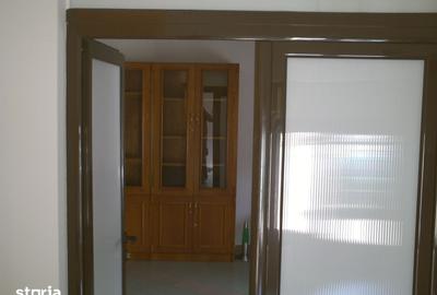 Casă cu 5 camere cu Teren 231 Mp în Central - 8