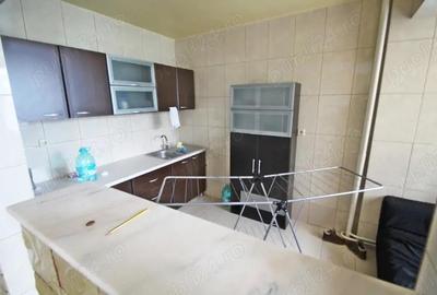 Inchiriez Vila - Zona Stadion - DACIA 10 camere - 2