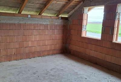 Casă cu 6 camere cu Teren 500 Mp în Frumușeni - 4