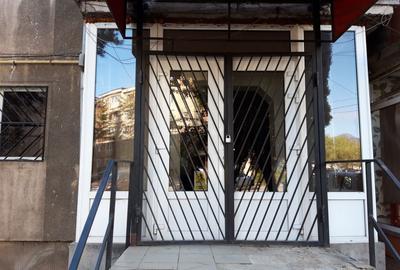 Spațiu comercial, de 60 mp, în Petros - 1