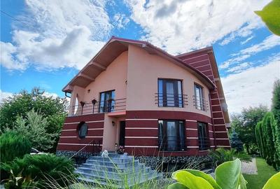 Casă cu 6 camere în Central - 1