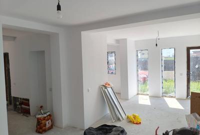 Casă individuală cu 4 camere cu Canalizare în Berceni - 5