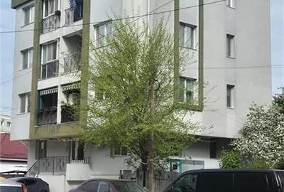 Apartament cu 2 camere decomandat, mobilat în Nicolina