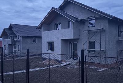 Casă cu 4 camere în Central - 6