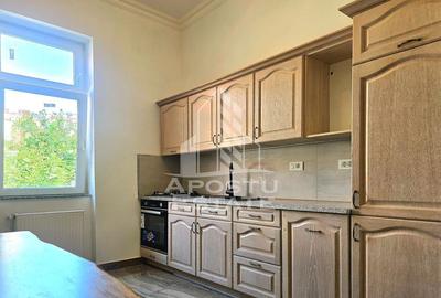 Spațiu comercial, de 130 mp, în Central - 7