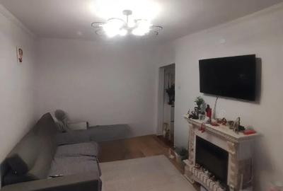 Apartament cu 3 camere semidecomandat, mobilat în Tătărași