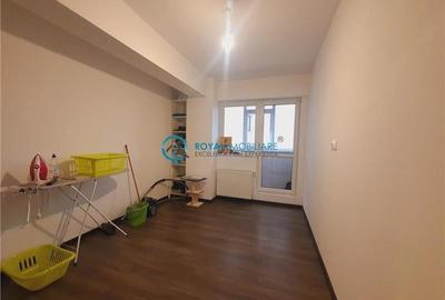 Royal Imobiliare - Vanzare apartament 3 camere zona 9 MAI - 13