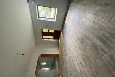 Vand casa cu teren 2000mp