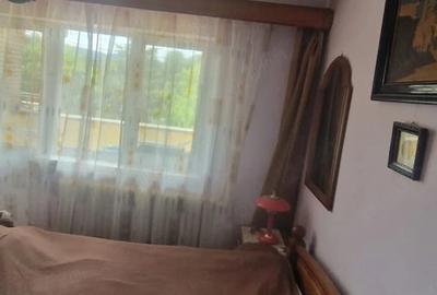 Apartament cu 3 camere decomandat în Est - 1