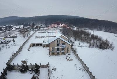 Casă cu 7 camere cu Teren 3700 Mp în Ivănești - 6