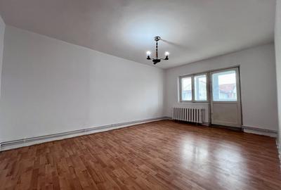 Apartament cu 3 camere decomandat în Timocului-Șaguna