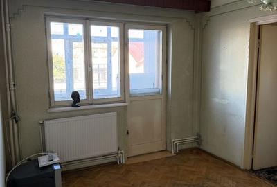 Apartament cu 3 camere semidecomandat în Central - 4