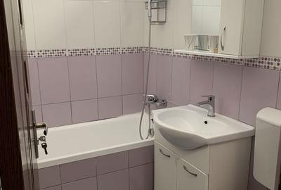 Apartament cu 2 camere semidecomandat în Pajura