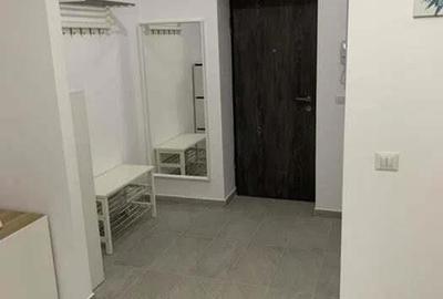 Garsonieră în Titan