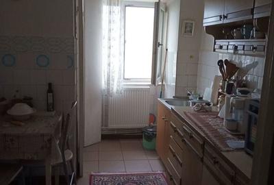 Apartament cu 4 camere decomandat în Central - 2