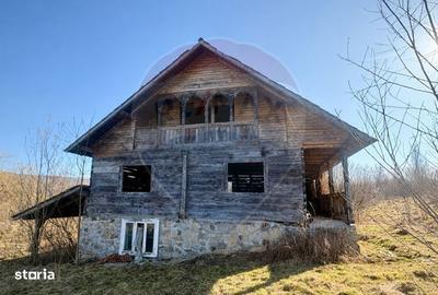 Casă cu 1 camere cu Teren 6000 Mp în Călinești