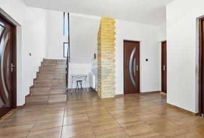 Casă cu 6 camere cu Teren 1581 Mp în Central - 7