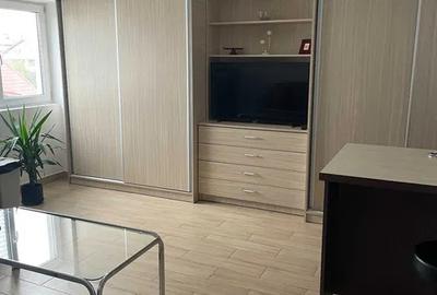 Apartament cu 2 camere în Apărătorii Patriei
