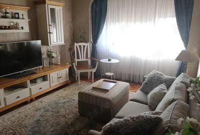 Apartament 3 camere Central (Nokia) semidecomandat amenajat centrala proprie - 1