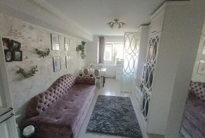 Apartament cu 2 camere semidecomandat în Păcurari