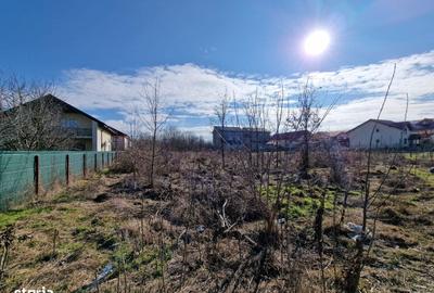 Teren de 1260 mp, în Republicii - 2