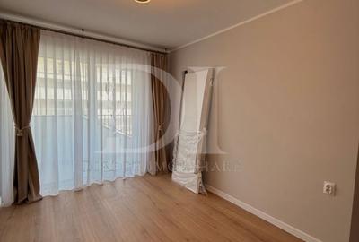 Apartament cu 3 camere semidecomandat, mobilat în Florești - 11