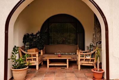 Refugiu toscan la marginea pădurii din Corbeanca, piscină și teren generos - 11