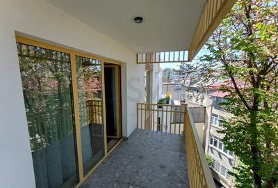 Apartament cu 3 camere decomandat în Unirii