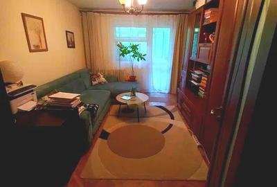 Apartament cu 2 camere decomandat, mobilat în Podul de Piatră