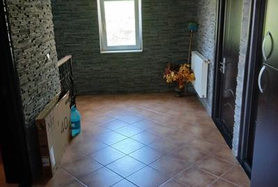 Casă cu 4 camere în Central - 2