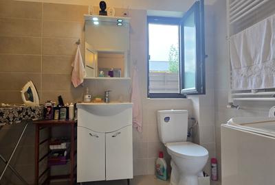 Apartament cu 3 camere semidecomandat în Valea Lupului