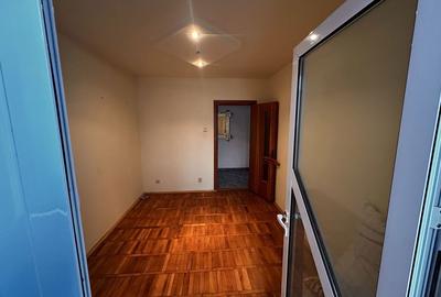 Apartament cu 3 camere decomandat în Micro 3