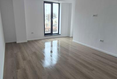 Apartament cu 2 camere decomandat în Școlilor - 4