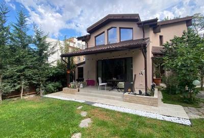 Casă individuală cu 4 camere cu Canalizare în Pipera