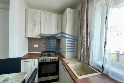 Garsonieră decomandată, mobilată în Sânpetru - 3