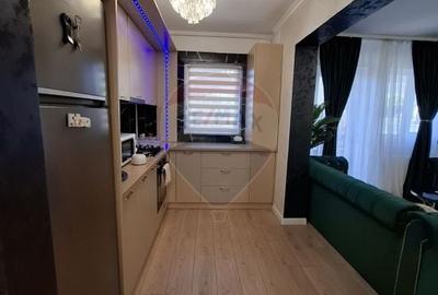 Apartament cu 3 camere  cu loc de parcare si curte proprie -de vanzare - 6